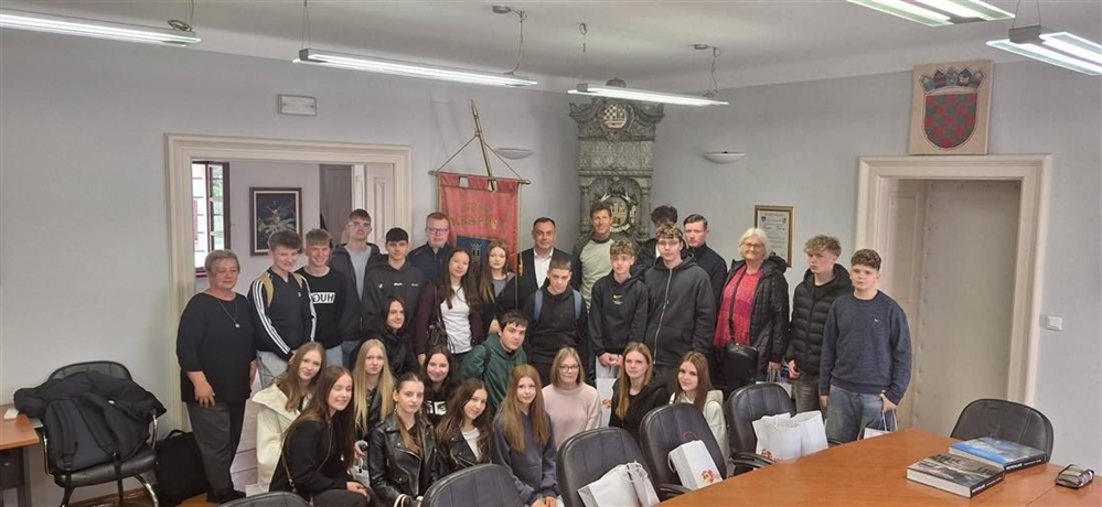 Međunarodna suradnja koja gradi prijateljstva: Učenici iz Njemačke u posjetu kolegama iz ''OŠ Ljudevit Gaj'', primio ih i gradonačelnik Gregurović