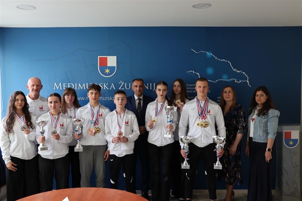 Mladi šampioni na prijemu kod župana - Posavec ugostio članove Karate centra Šenkovec