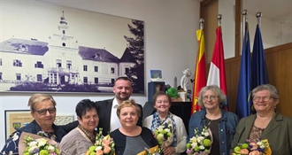 Gradonačelnik Šimunić ugostio i nagradio babice iz Oroslavja koje su zapaženim rezultatima promovirale Grad na “Babičinim kolačima“