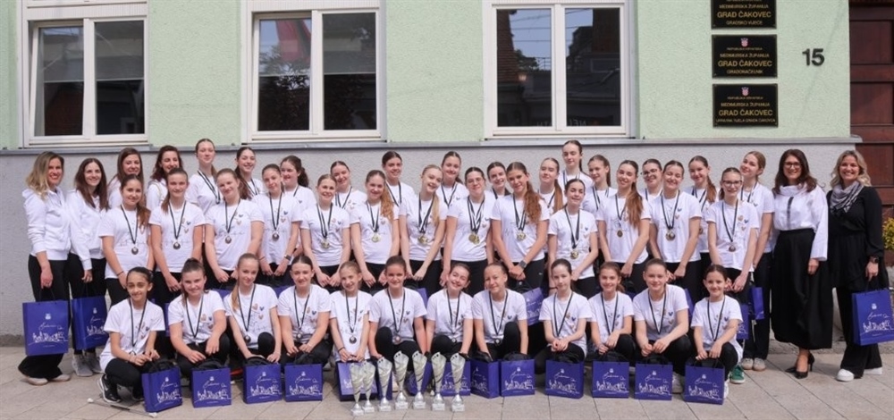 Gradonačelnica Cividini primila Čakovečke mažoretkinje - uspješno promovirale Grad na Državnom prvenstvu