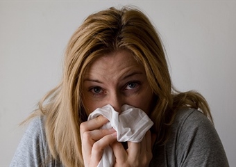 Kapi ili sprejevi za nos kod alergija: kada pomažu, a kada mogu stvoriti ovisnost?