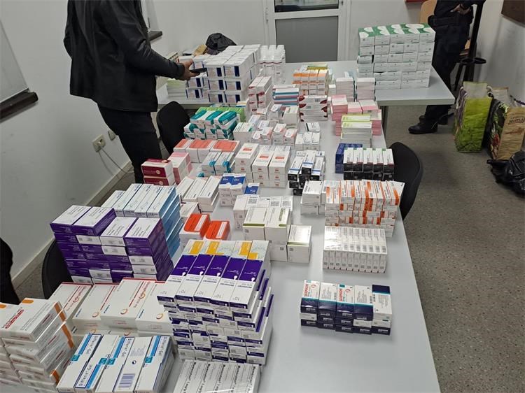 Šok na granici - u "pokvarenom" vozilu skrivao gotovo 25 tisuća komada lijekova