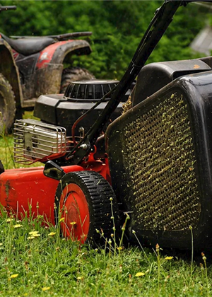 Nedjeljni mir ili buka bez granica? Košnja trave, quadovi i motori sve više dižu živce građanima – treba li to konačno kažnjavati?
