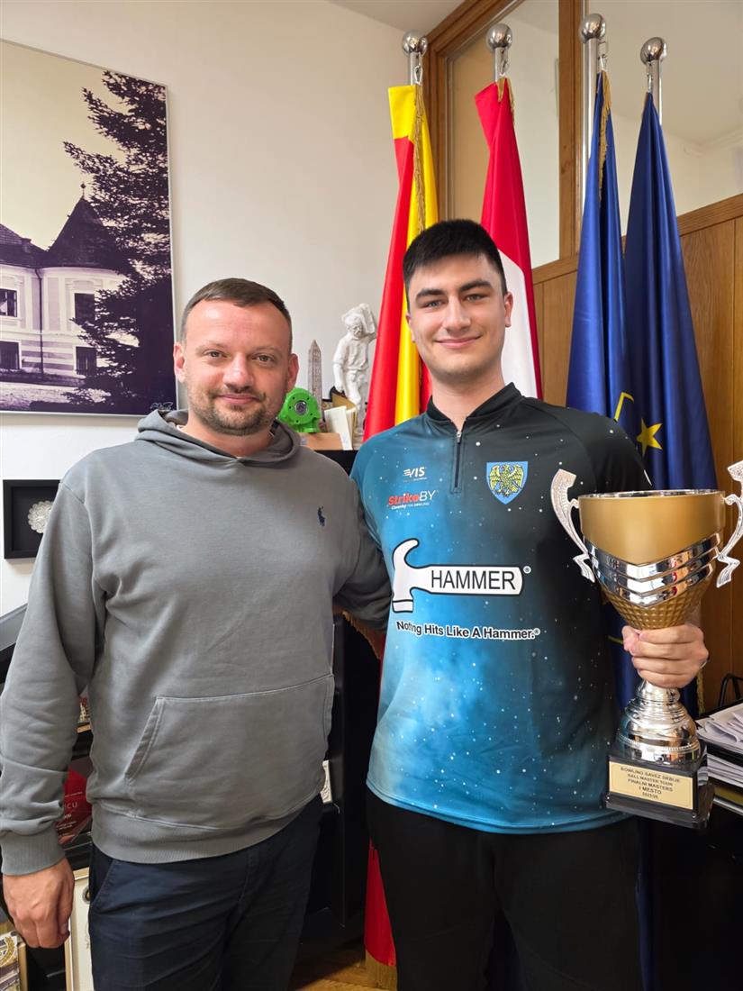 Gradonačelnik Šimunić upriličio prijem za jednog od najuspješnijih hrvatskih bowling igrača Roka Knezića