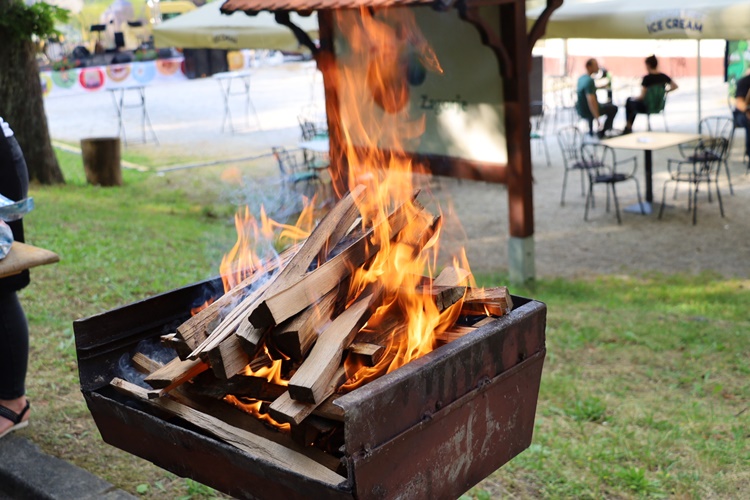 Žuti meteoalarm za cijelu Hrvatsku na Praznik rada - hladnoća i vjetar kvare planove za roštilj