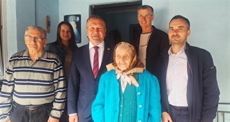 Katarina Talan proslavila 99. rođendan: vitalna baka još sadi krumpir, vozi drva i kuha, posjetili je župan Stričak i načelnik Nađ