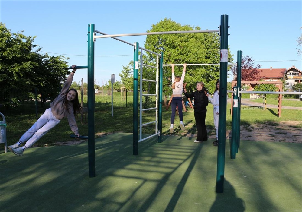 U dvorištu VII. osnovne škole Varaždin otvoreno novo street workout vježbalište
