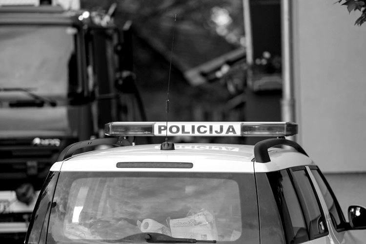 Nedeljanec: U sudaru teretnog i osobnog vozila ozlijeđen 33-godišnji vozač
