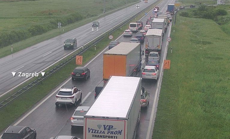 Velike gužve i zastoji na A3: Promet otežan zbog nesreće, prevrnuo se kamion