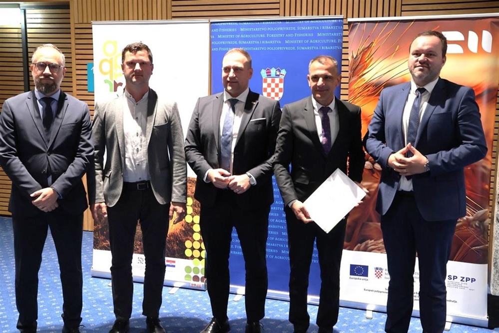 Županu Posavcu uručen ugovor vrijedan više od 4,5 milijuna eura za sustav javnog navodnjavanja Belica