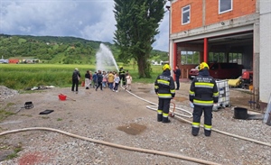 Dan otvorenih vrata Vatrogasne zajednice u Mariji Bistrici: Djeca se upoznala s vatrogasnom opremom, vježbom i vatrogasnim pozivom