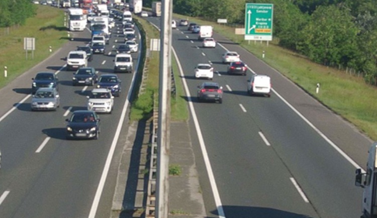 Kaos na autocestama - Nesreća na A3 i požar na A4 usporili jutarnji promet