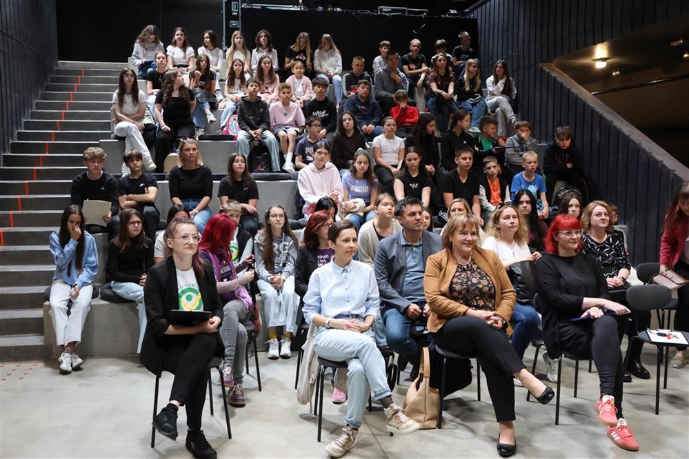 #zavolontirAJMOse: Mladi iz Zagorja svojim akcijama uljepšali škole i zajednicu