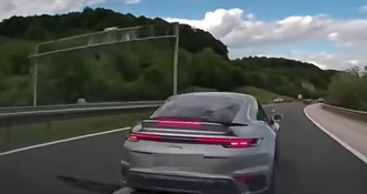 Porsche umalo izazvao tragediju na A1: Pogledajte što je napravio i kakvu bi mu kaznu dali za ovakvu suludu vožnju?