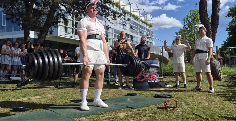 Jučer je završen sportski dan Maturantike, a danas quadrilla sa 600 maturanata!