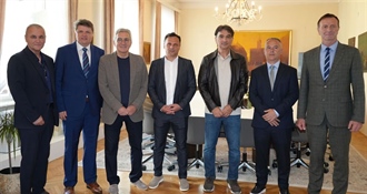 Varaždin odaje priznanje svojim trenerima - gradonačelnik Bosilj ugostio istaknute nogometne stručnjake