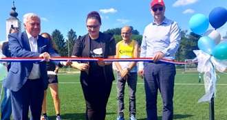 U Maču svečano otvoreno nogometno igralište s umjetnom travom i atletskom stazom