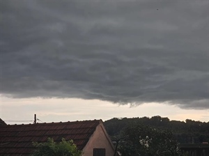 Stiže nevrijeme, prijete tuča i jak vjetar - generatori upaljeni!