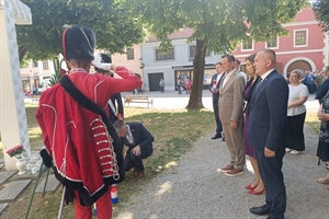 Varaždinska županija i Grad Varaždin polaganjem vijenaca i otvorenjem izložbe fotografija  obilježili Dan državnosti