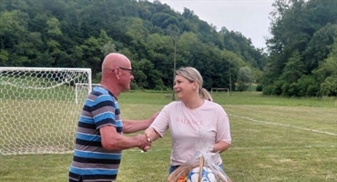 U Gornjem Škrniku otvoreno novo travnato nogometno igralište: Mještani zajedničkim radom stvorili novo mjesto sporta i druženja u Zagorskim Selima