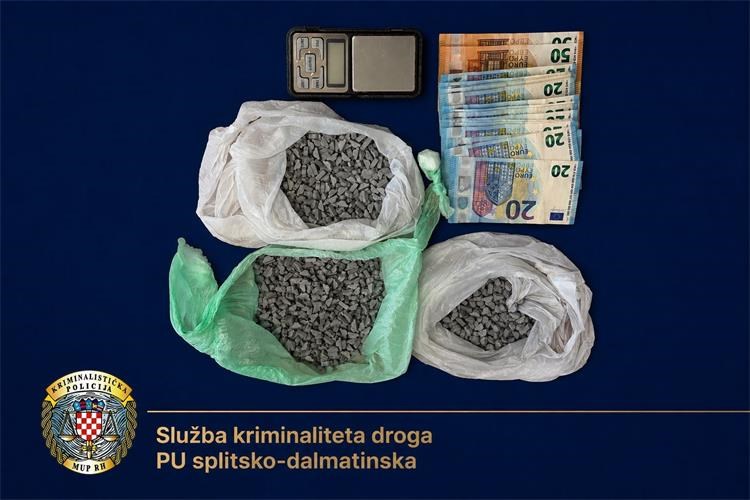 Policija u Splitu uhitila mladića – u stanu mu pronašli kokain i ecstasy