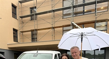 Nabavljeno prvo službeno vozilo za budući Centar za starije osobe Lobor
