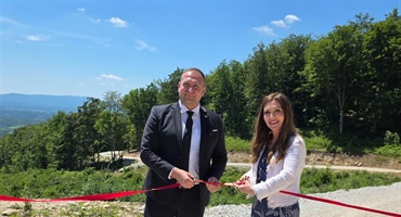 Ministar Vlajčić i gradonačelnica Auguštan svečano otvorili Šumsku cestu "Jakopići – Črne Mlake" vrijednu preko 630 tisuća eura