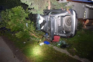 Nikako da se opameti: 22-godišnjak u Paragu pijan sletio i udario u dvorišnu ogradu – bez vozačke i neregistriranim autom, kazna ogromna