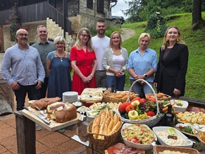 Varaždinski zajtrek predstavio bogatstvo okusa i tradicije Varaždinske županije: Na bogatom doručku svoje proizvode predstavilo šest OPG-ova