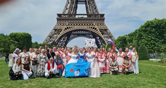 KUD iz Klanjca zaplesao i zapjevao ispod Eiffelovog tornja u Parizu i predstavio tradiciju Zagorja