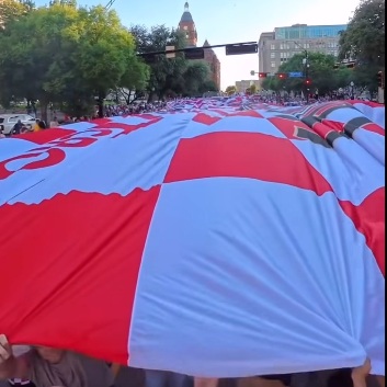Počelo navijačko ludilo: Kockice preplavile Dallas, a kako navija Hrvatska? – šaljite nam fotke