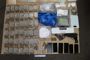 Policija u stanu u Zagrebu zaplijenila preko četiri kilograma marihuane i tri kilograma kokaina – uhićena četvorica muškaraca