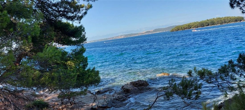 Žena na plaži nije davala znakove života – u pomoć priskočili policajci, reanimirali je i spasili