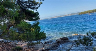 Žena na plaži nije davala znakove života – u pomoć priskočili policajci, reanimirali je i spasili