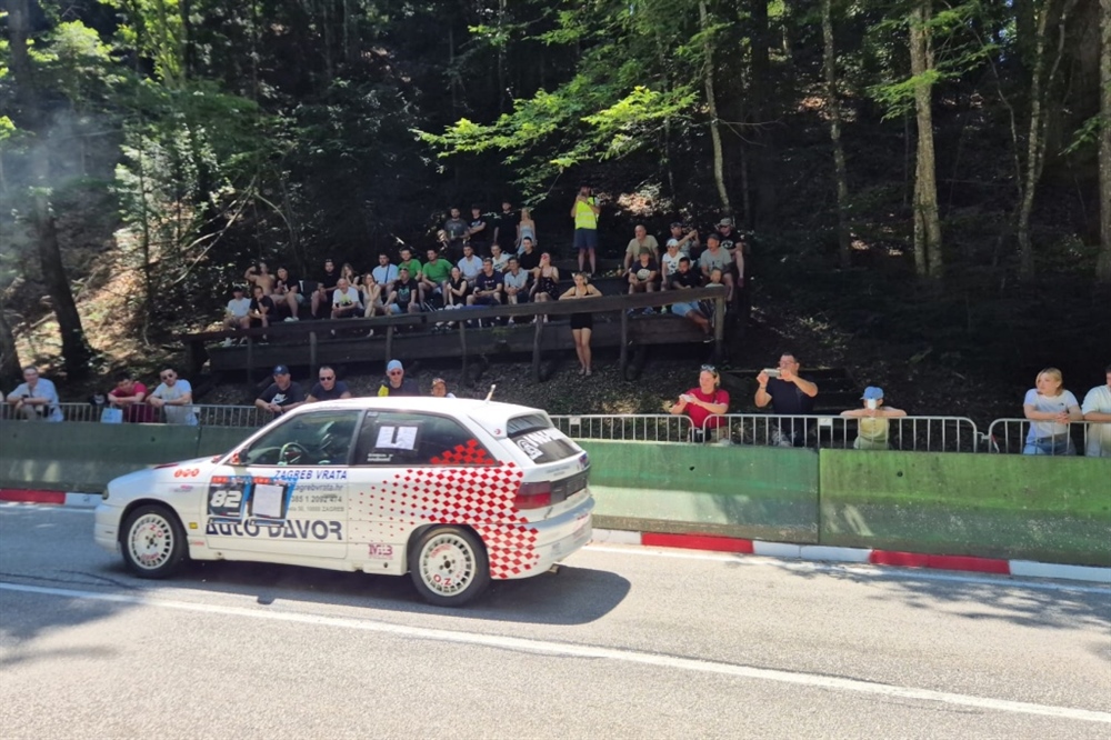 Spektakl u Pili: Održana velika automobilistička utrka sa 120 vozila