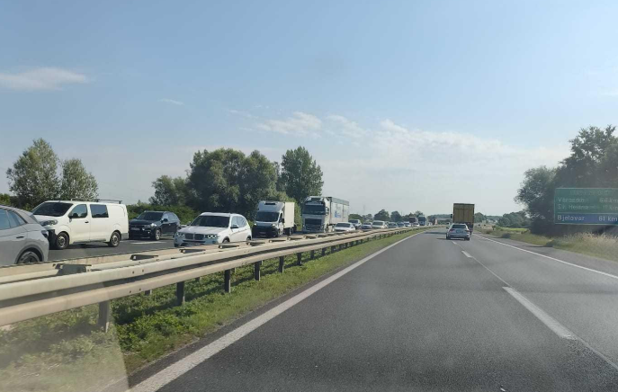 Jutarnji prometni kaos kod Zagreba: Na A4 kolona duga sedam kilometara, nesreća usporila promet i na obilaznici