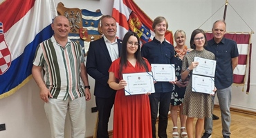 Ozana, Lana i Matej osvojili čak četiri medalje na međunarodnim natjecanjima - nagrade im uručio župan Stričak