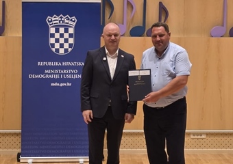 Načelnik Beljak preuzeo ugovore za nove projekte: Ulaganja u vrtić i dječje igralište za još kvalitetnije odrastanje
