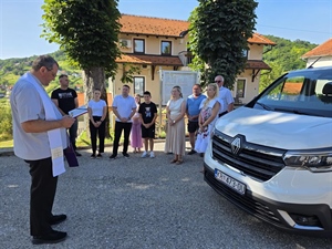 Blagoslovljeno novo kombi vozilo Općine Petrovsko: Bit će na raspolaganju udrugama, djeci i školi