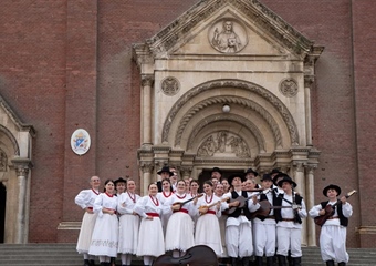 KUD Sveti Križ Začretje na 60. Đakovečkim vezovima predstavio tradiciju i kulturu Zagorja, kao uvertiru u obilježavanje 50 godina djelovanja