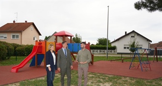 Grad Varaždin nastavlja ulaganja u dječja igrališta i sigurnost djece, gradonačelnik Bosilj obišao uređeno igralište u Biškupcu