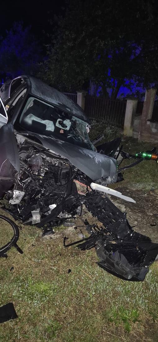 Stravična nesreća na cesti između Požega i Pakraca – jedna osoba poginula, auto totalno uništen
