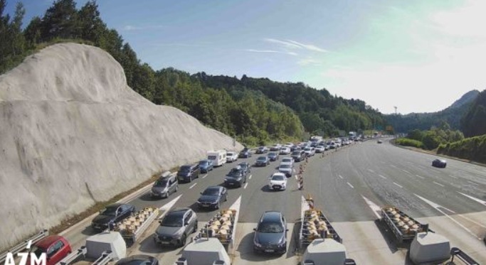 Gužve prema moru: Kolona na Trakošćanu 3 kilometra, prometna na A1