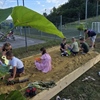 Zajedništvo i snaga u još jednoj volonterskoj akciji u Zagorskim Selima: Izgrađen pješčanik, uređeno igralište i zasađeno novo drveće