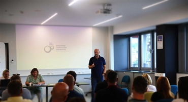 Župan Željko Kolar održao radni sastanak s ravnateljima osnovnih škola: u fokusu sigurnost učenika, organizacija nastave i investicije