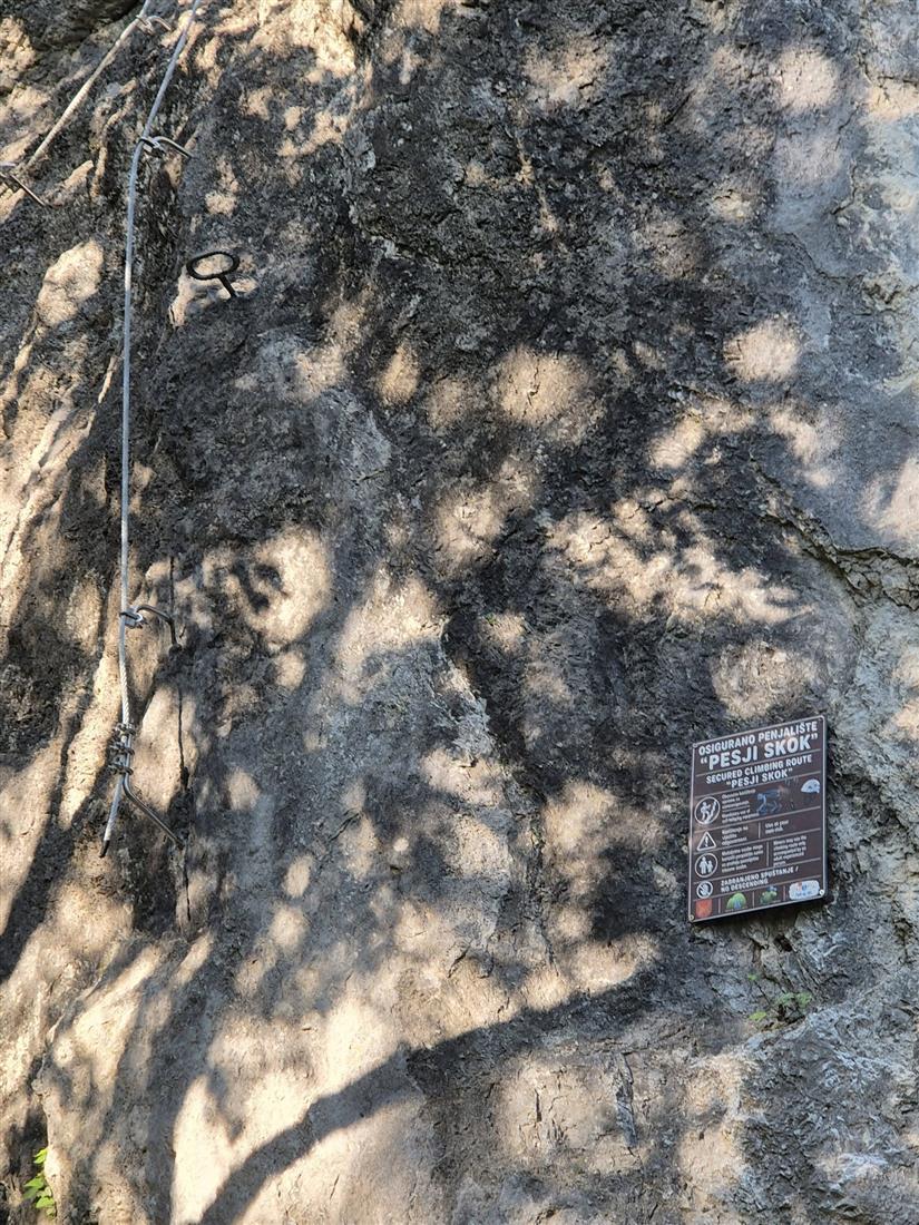Nova adrenalinska atrakcija kod Klanjca: otvoreno osigurano penjalište na stijeni Pesji skok