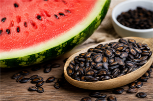 Svi bacamo ovaj dio lubenice, a nutricionisti tvrde da je pravo nutritivno blago