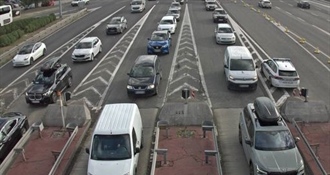 HAK upozorava: Pojačan promet, kolone na autocestama te mokri i skliski kolnici
