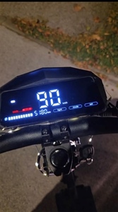 Policija ponovno oduzela dva prejaka električna romobila – vozili iz maloljetnici, idu i do 90 km na sat