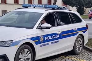Kao da je na pisti: U Podravini po naseljenom mjestu vozio 135 km na sat – smiješi mu se velika kazna, ali i zatvor